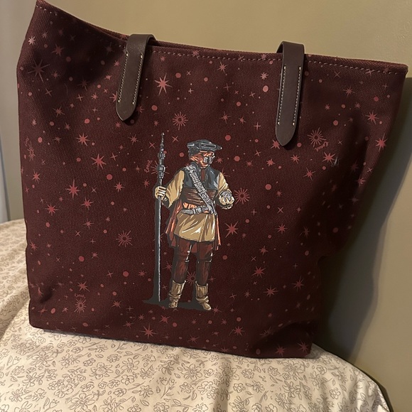 Coach Star Wars X Tote With Starry Print and Princess Leia as Boushh - Picture 6 of 9